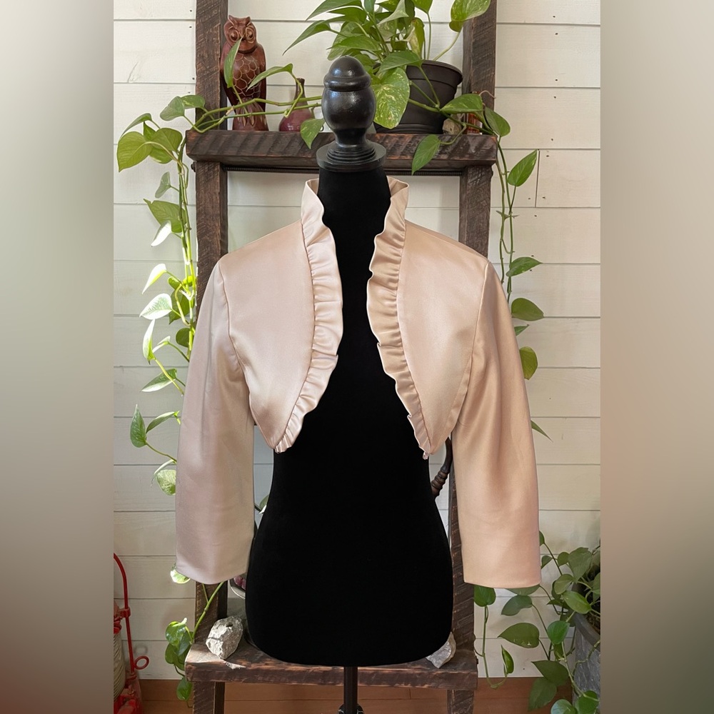 David’s Bridal: Beige Ruffle Collar Bolaro Jacket - Picture 13 of 17